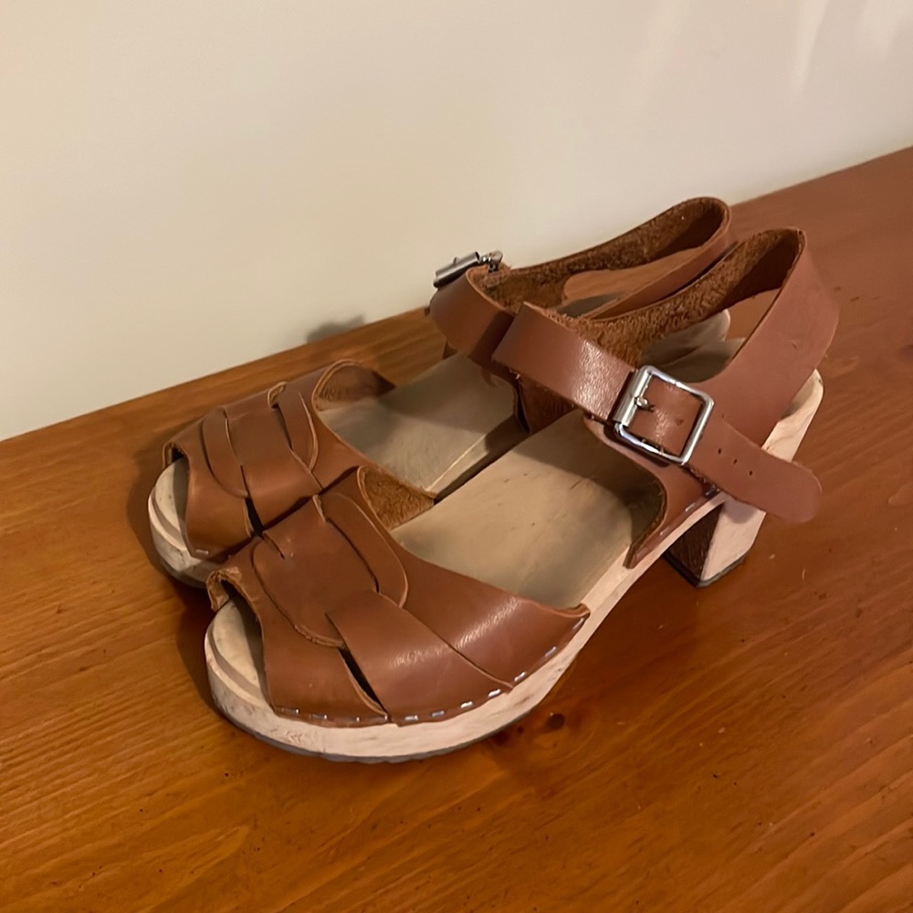 Lotta Peep Toe Clogs - Tan Leather